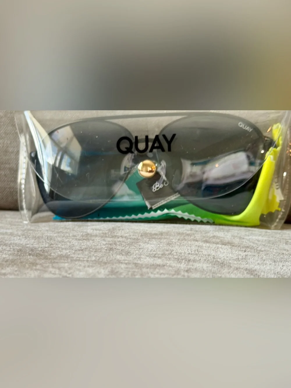 🕶️Quay Australia VIVIENNE Aviator Sunglasses🕶️ NWT❗️